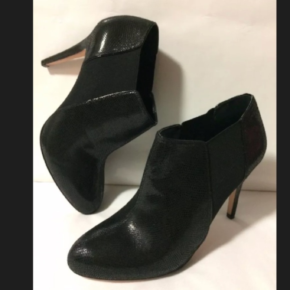 🖤 WHBM Black Booties